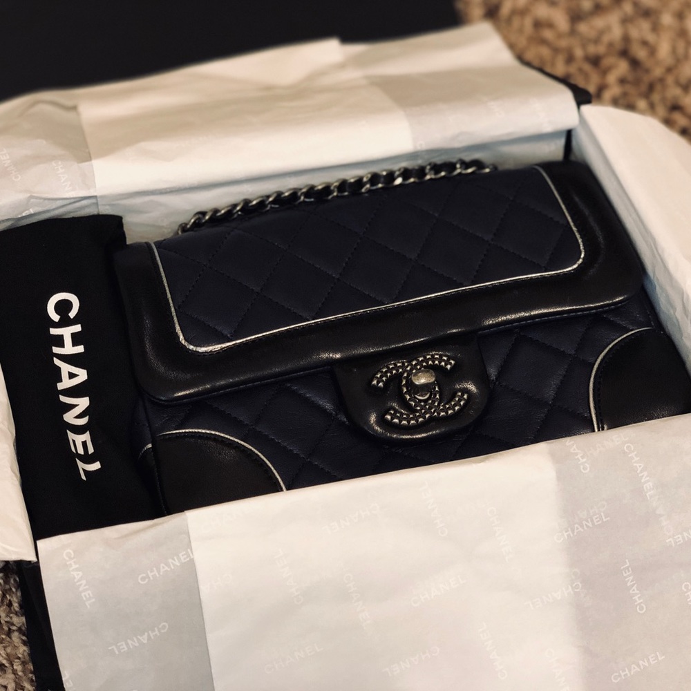 Authentic Chanel bag - Picture 6 of 7